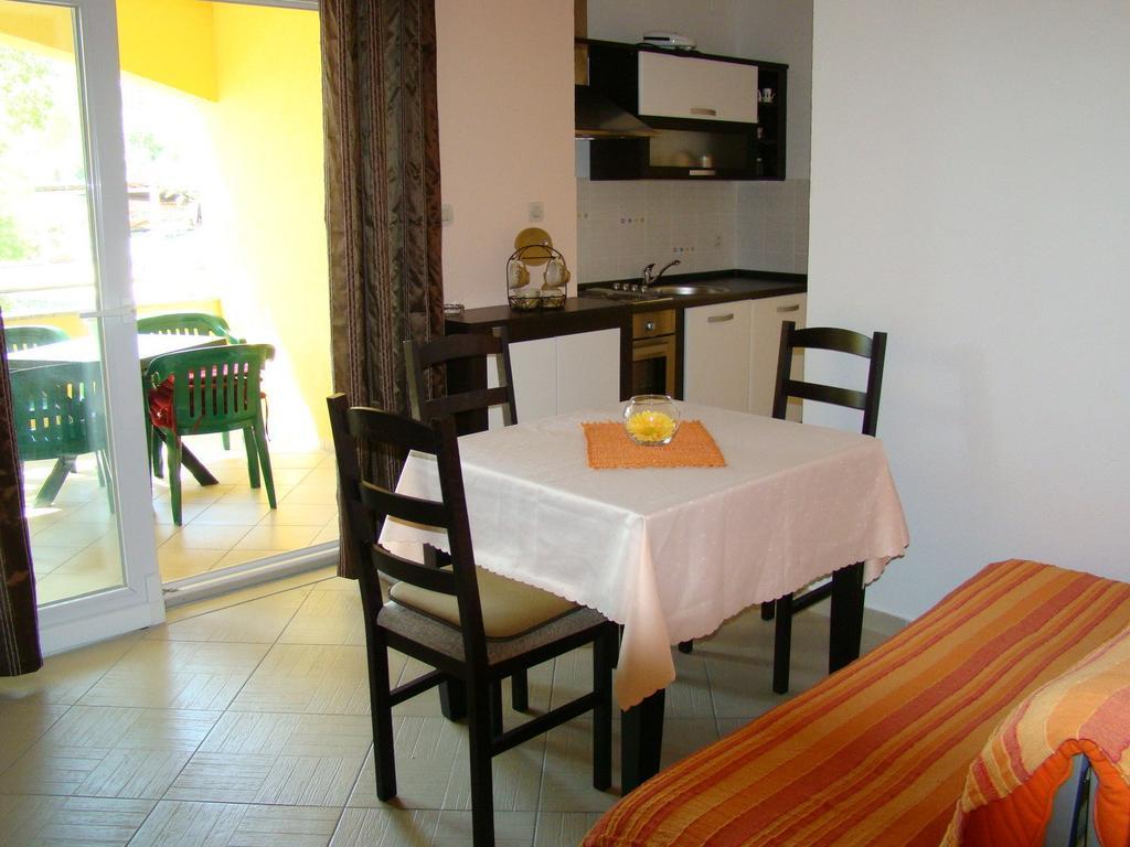 Apartments Buturic Сали Стая снимка